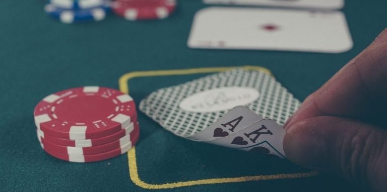Akses slot online dari smartphone Android dan iOS di doaslot